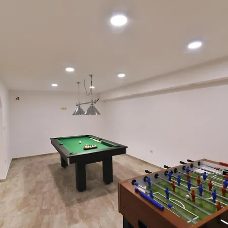 Willa Muskatel Krk -with Heated Covered Pool