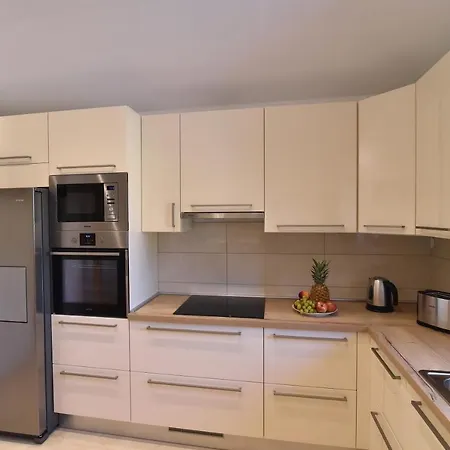 Willa Muskatel Krk -with Heated Covered Pool *