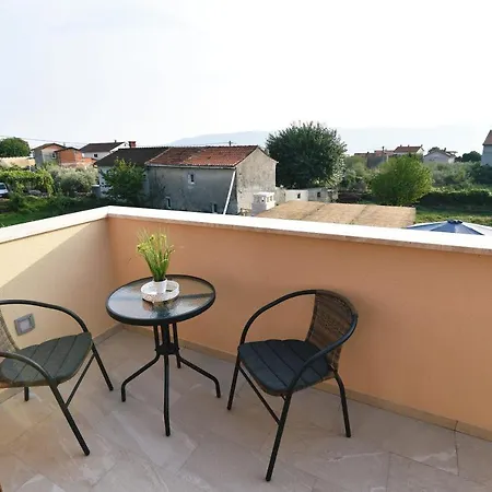 Willa Muskatel Krk -with Heated Covered Pool Brzac