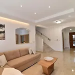 Muskatel Krk -with Heated Covered Pool Villa