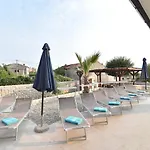 Muskatel Krk -with Heated Covered Pool ヴィラ