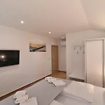 Muskatel Krk -with Heated Covered Pool Βίλα Brzac