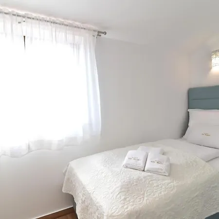 Muskatel Krk -with Heated Covered Pool Villa *