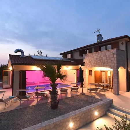 Muskatel Krk -with Heated Covered Pool *