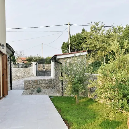 Villa Muskatel Krk -with Heated Covered Pool *