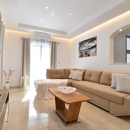 Muskatel Krk -with Heated Covered Pool *