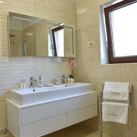 Muskatel Krk -with Heated Covered Pool *