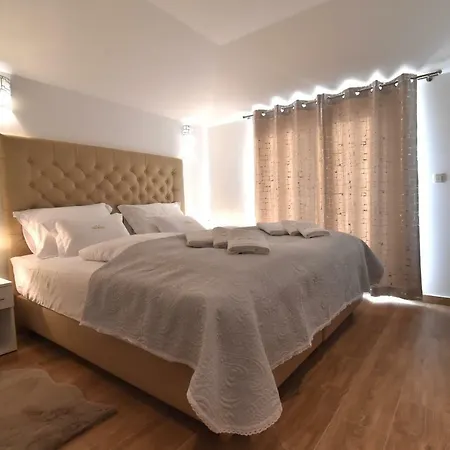 Vila Muskatel Krk -with Heated Covered Pool *