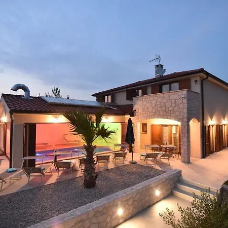 Muskatel Krk -with Heated Covered Pool Villa