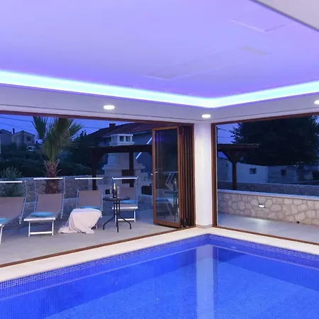 Muskatel Krk -with Heated Covered Pool Vila