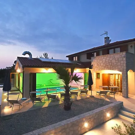 Muskatel Krk -with Heated Covered Pool Villa Brzac