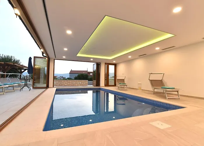Villa Muskatel Krk -with Heated Covered Pool *