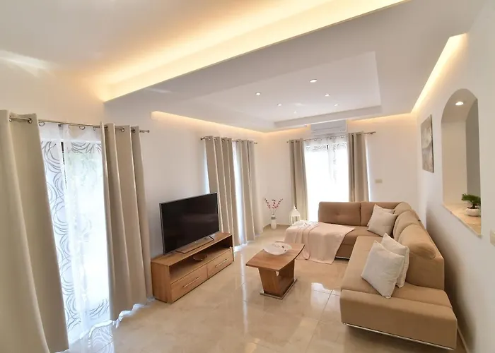 Villa Muskatel Krk -with Heated Covered Pool *