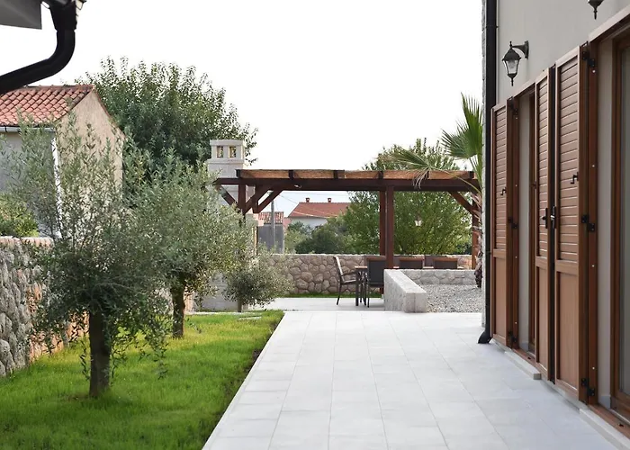 Vila Muskatel Krk -with Heated Covered Pool *