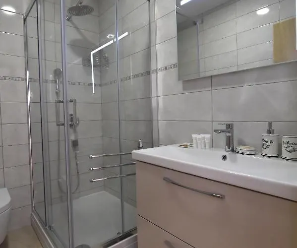 Vila Muskatel Krk -with Heated Covered Pool *