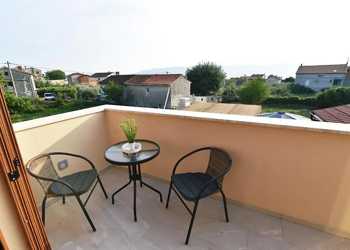 Villa Muskatel Krk -with Heated Covered Pool Brzac