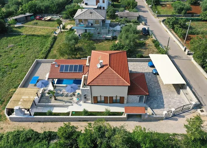 Vila Muskatel Krk -with Heated Covered Pool
