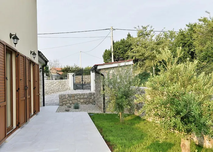 Vila Muskatel Krk -with Heated Covered Pool *