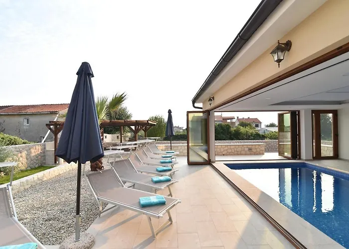 Muskatel Krk -with Heated Covered Pool * Brzac