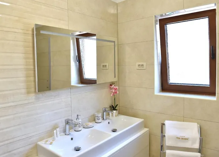Muskatel Krk -with Heated Covered Pool Vila *