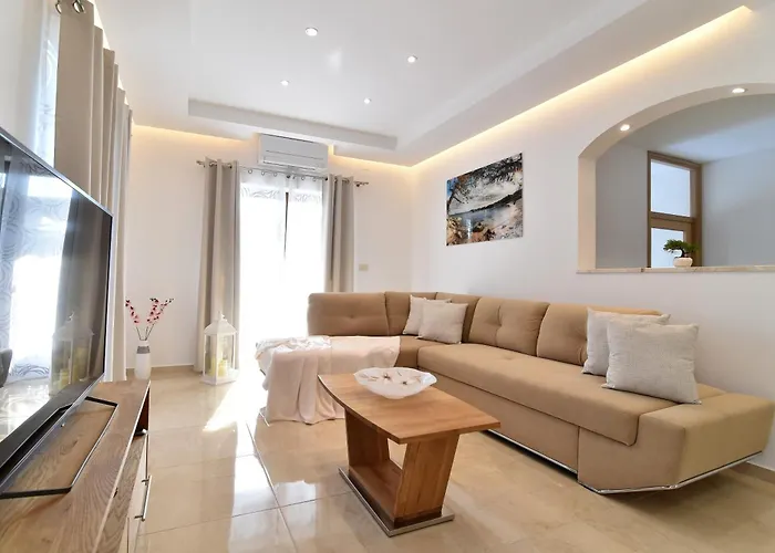 Muskatel Krk -with Heated Covered Pool *