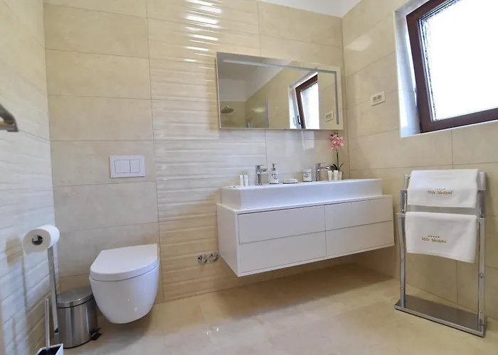 Villa Muskatel Krk -with Heated Covered Pool