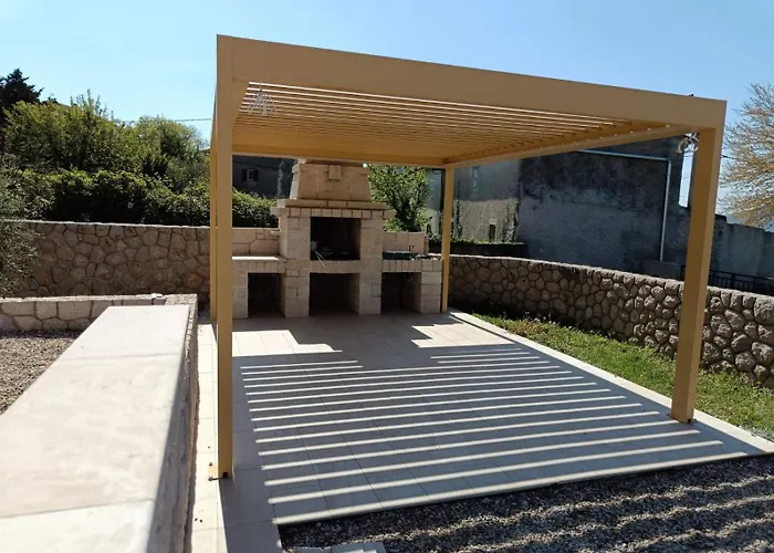 Muskatel Krk -with Heated Covered Pool Vila