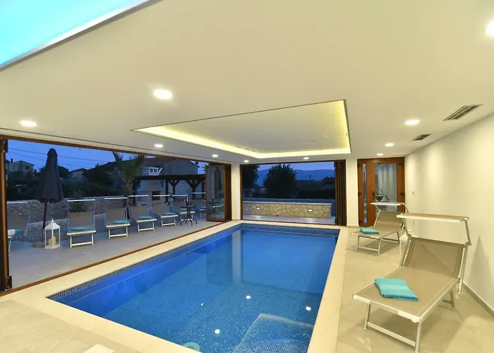 Muskatel Krk -with Heated Covered Pool Vila *