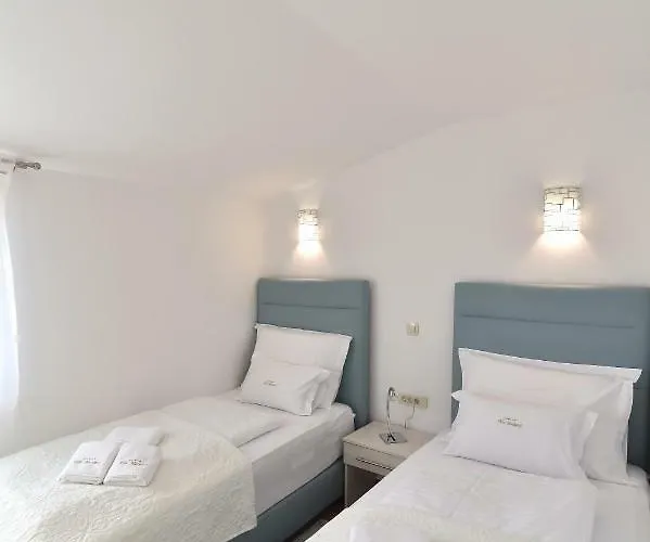 Villa Muskatel Krk -with Heated Covered Pool Brzac