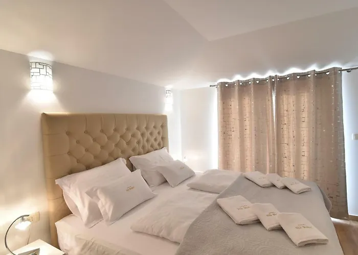 Muskatel Krk -with Heated Covered Pool Villa