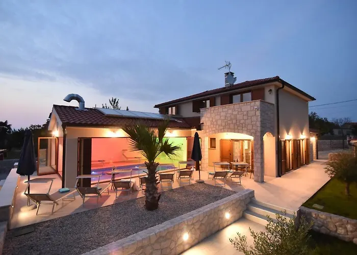 Muskatel Krk -with Heated Covered Pool Villa