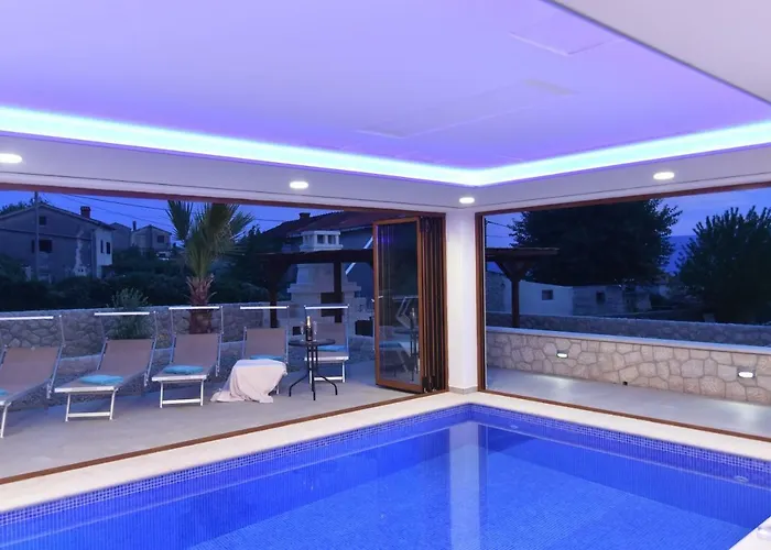 Muskatel Krk -with Heated Covered Pool Vila