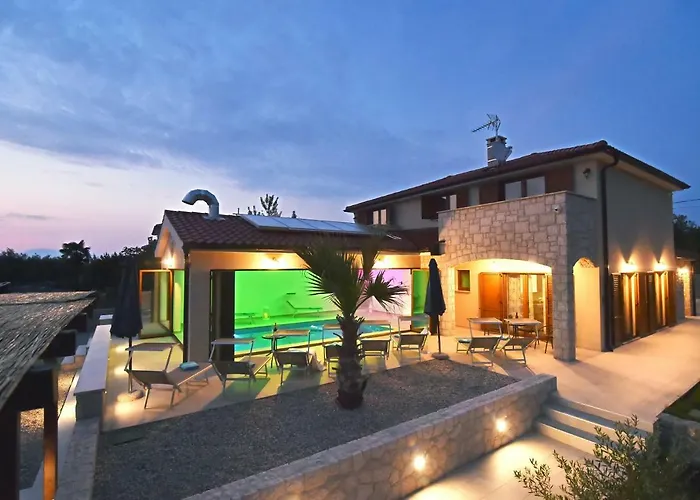 Muskatel Krk -with Heated Covered Pool Vila Brzac