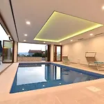 빌라 Muskatel Krk -with Heated Covered Pool *