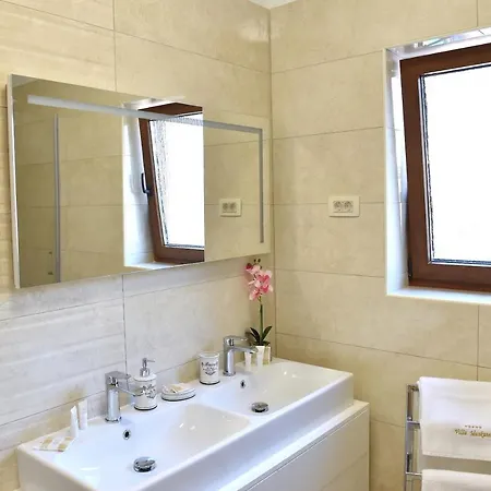 Muskatel Krk -with Heated Covered Pool Villa *