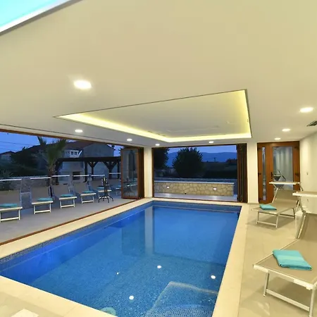Muskatel Krk -with Heated Covered Pool Villa *