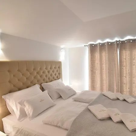 Muskatel Krk -with Heated Covered Pool Villa